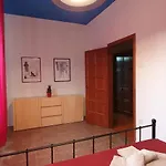 2 Bed Flat Centre & Stadio Free Parking Lejlighed