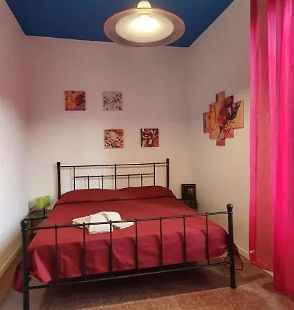 2 Bed Flat Centre & Stadio Free Parking Daire