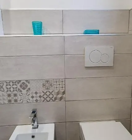 2 Bed Flat Centre & Stadio Free Parking Appartement *