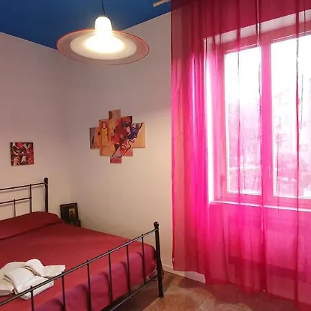 2 Bed Flat Centre & Stadio Free Parking Daire